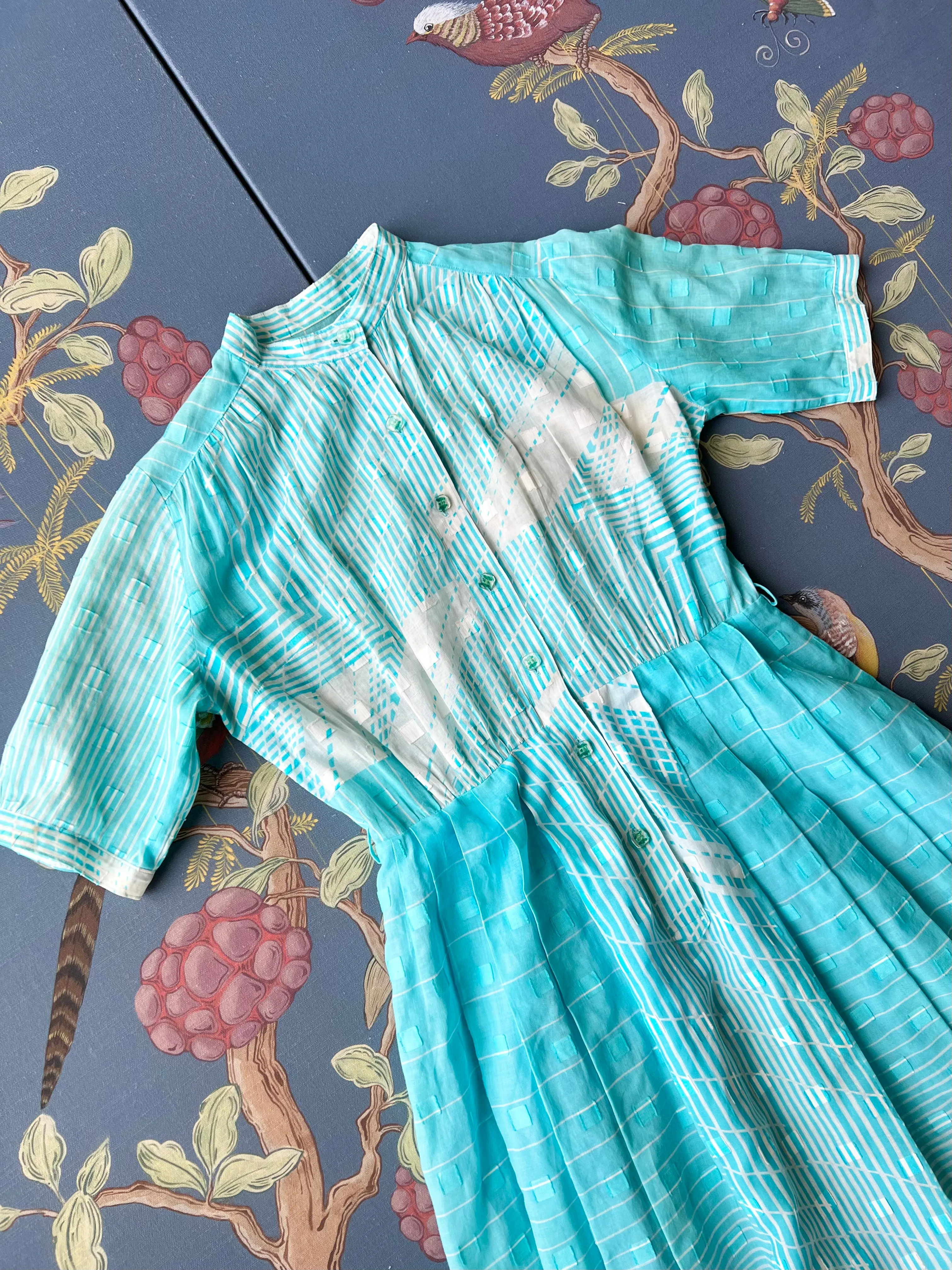 1950s Blue White Geometric Wave Embossed Pattern Dress MEDIUM