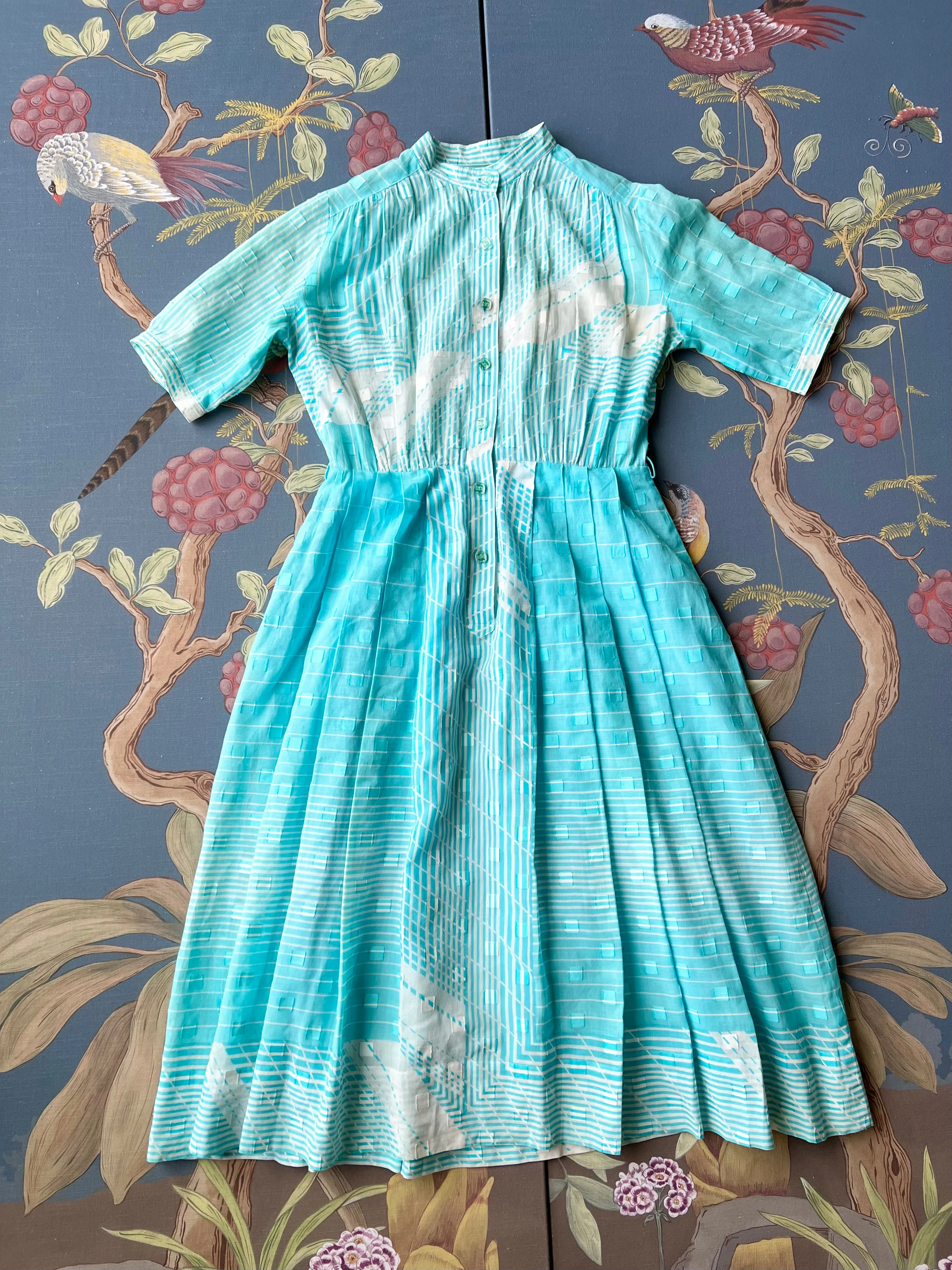 1950s Blue White Geometric Wave Embossed Pattern Dress MEDIUM