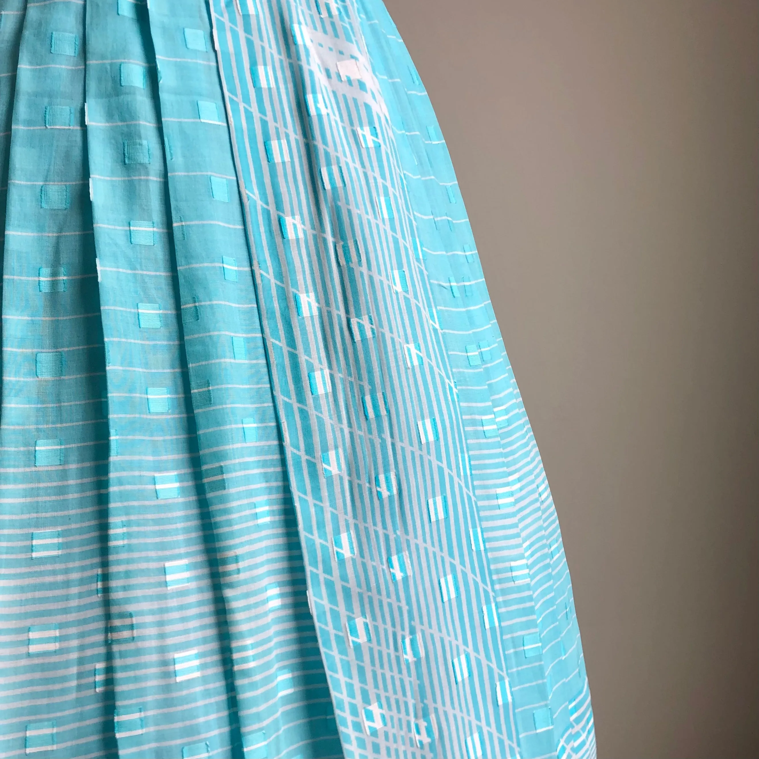 1950s Blue White Geometric Wave Embossed Pattern Dress MEDIUM