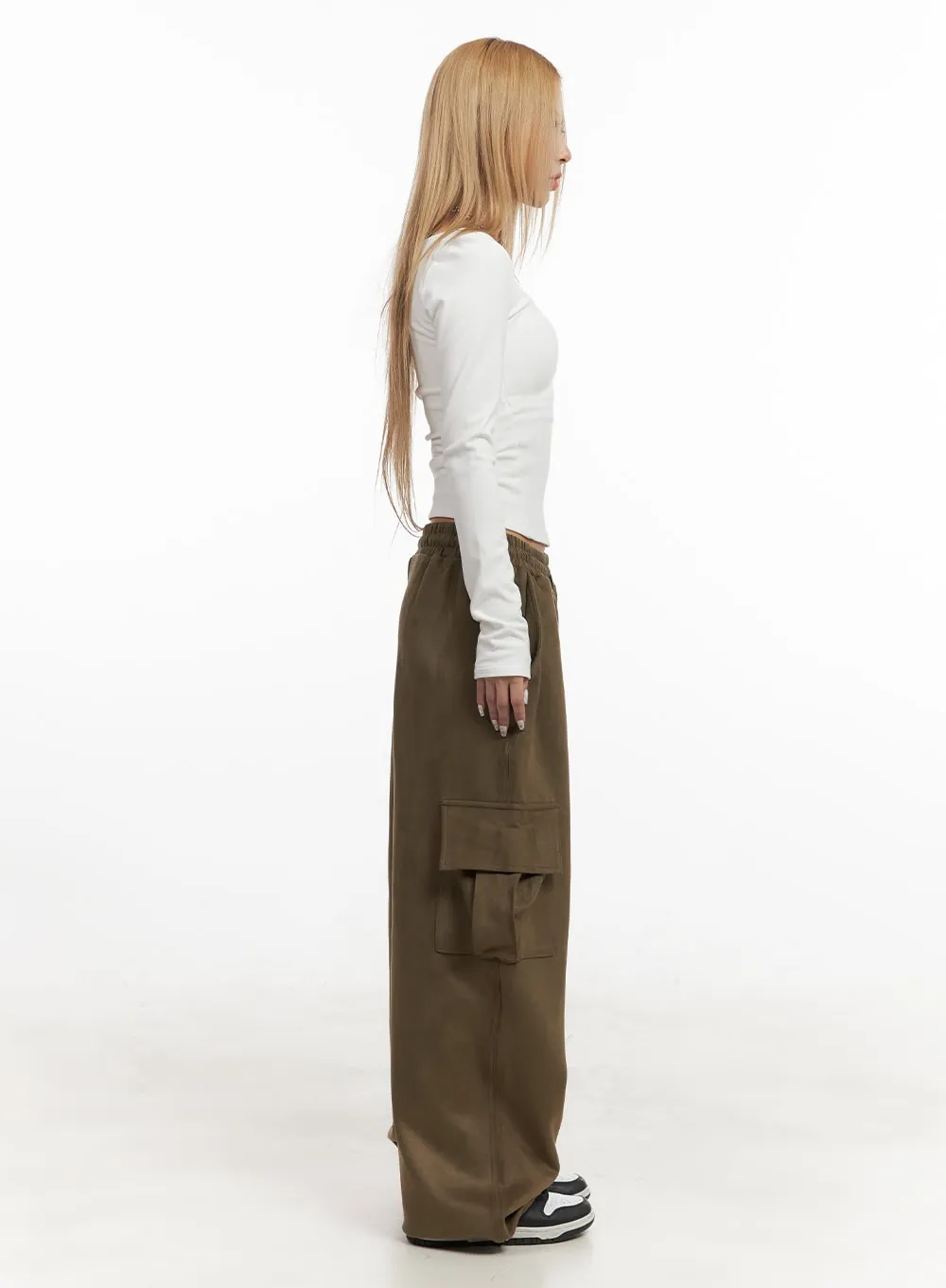 Suede Wide-Fit Cargo Sweatpants CJ507